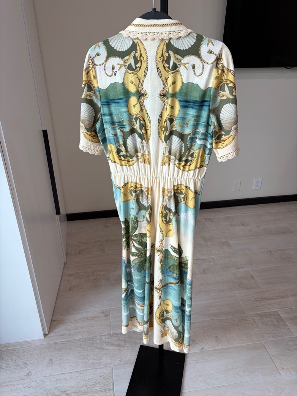 Farm Rio: Off-White Royal Sea Collared Midi
Dress - Picture 9 of 13